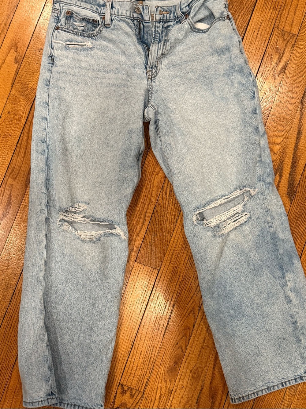 American Eagle Outfitters Light Blue Distressed Relaxed Jeans